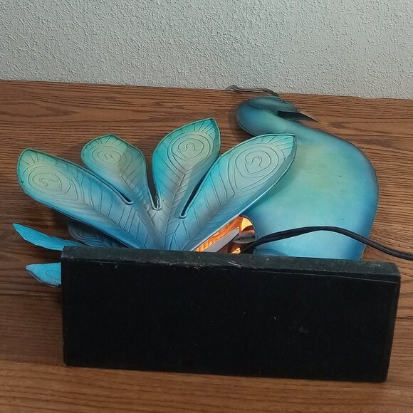 Working Peacock Lamp, Multi Colored, In Excellent Condition - Picture 5 of 6